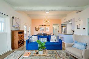 4 3 two King Beds Perfect Sunset Lake Views Pickleball Fire pit Lvl2 E