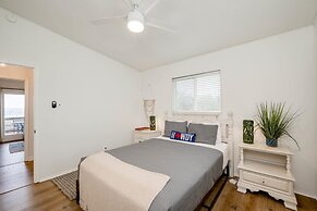 4 3 two King Beds Perfect Sunset Lake Views Pickleball Fire pit Lvl2 E