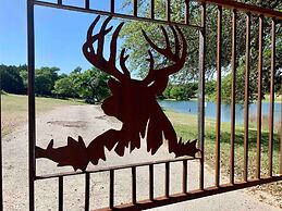 4 2 Firepit hot tub Scenic Views L2 EV Charger