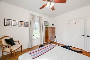 4 2 Firepit hot tub Scenic Views L2 EV Charger