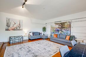 4 2 Firepit hot tub Scenic Views L2 EV Charger