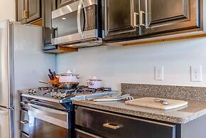 4 2 Firepit hot tub Scenic Views L2 EV Charger