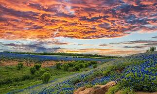 4 2 Firepit hot tub Scenic Views L2 EV Charger