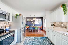 5 2 two Kings hot tub Firepit 16min to Wine Trail Nearby Pickleball Co