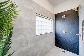 5 2 two Kings hot tub Firepit 16min to Wine Trail Nearby Pickleball Co