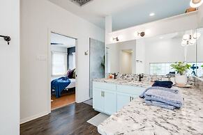 5 2 two Kings hot tub Firepit 16min to Wine Trail Nearby Pickleball Co