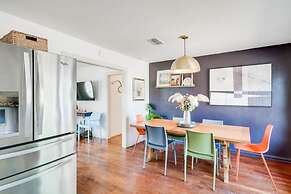 5 2 two Kings hot tub Firepit 16min to Wine Trail Nearby Pickleball Co