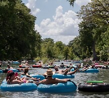 5 2 two Kings hot tub Firepit 16min to Wine Trail Nearby Pickleball Co