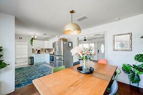 5 2 two Kings hot tub Firepit 16min to Wine Trail Nearby Pickleball Co