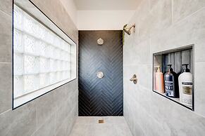 5 2 two Kings hot tub Firepit 16min to Wine Trail Nearby Pickleball Co