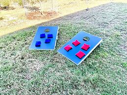 5 2 two Kings hot tub Firepit 16min to Wine Trail Nearby Pickleball Co