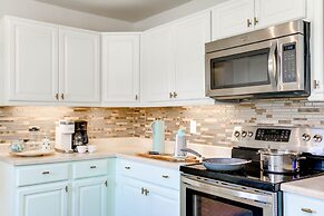 5 2 two Kings hot tub Firepit 16min to Wine Trail Nearby Pickleball Co