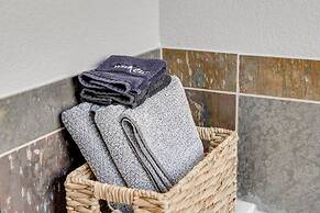 4bed 3bath Close2a M Santa s Wonderland Hospital L2 EV