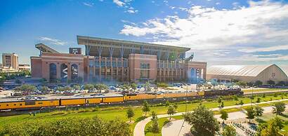 4bed 3bath Close2a M Santa s Wonderland Hospital L2 EV