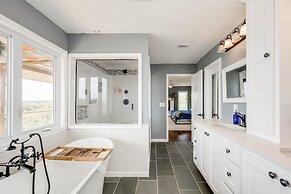 5 King 3 5b Firepit Nearby Pickleball Opens Feb 25 Lvl2 EV Charger Poo