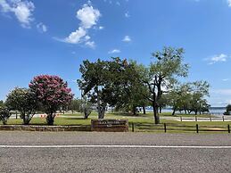 5 King 3 5b Firepit Nearby Pickleball Opens Feb 25 Lvl2 EV Charger Poo