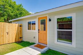 Modern 3 2 two Kings hot tub Fire pit 16min to Wine Trail Nearby Pickl