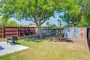 Modern 3 2 two Kings hot tub Fire pit 16min to Wine Trail Nearby Pickl