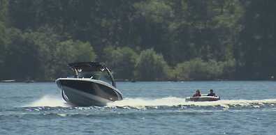 Modern 3 2 two Kings hot tub Fire pit 16min to Wine Trail Nearby Pickl