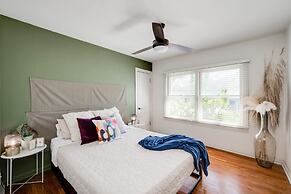 8b 4b Nearby Pool Blanco Wine Trail Town sq