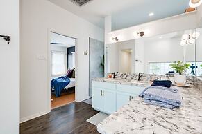 8b 4b Nearby Pool Blanco Wine Trail Town sq