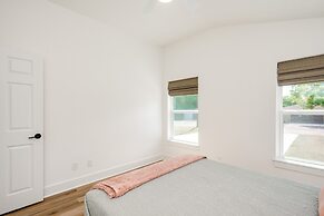 8b 4b Nearby Pool Blanco Wine Trail Town sq