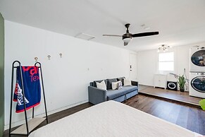 8b 4b Nearby Pool Blanco Wine Trail Town sq