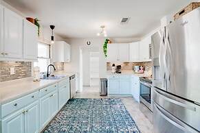 8b 4b Nearby Pool Blanco Wine Trail Town sq