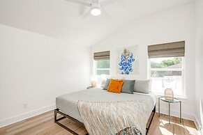 8b 4b Nearby Pool Blanco Wine Trail Town sq