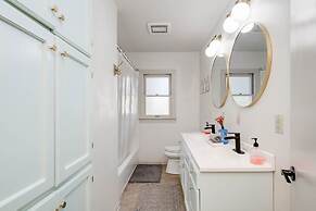 8b 4b Nearby Pool Blanco Wine Trail Town sq