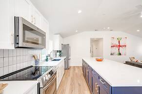 8b 4b Nearby Pool Blanco Wine Trail Town sq