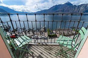 Lakefront Retreat by Wonderful Italy