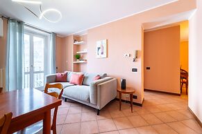 Lakefront Retreat by Wonderful Italy