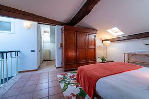 Lakefront Retreat by Wonderful Italy