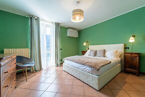 Lakefront Retreat by Wonderful Italy