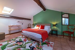 Lakefront Retreat by Wonderful Italy