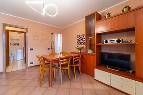 Lakefront Retreat by Wonderful Italy