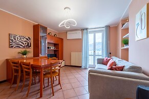 Lakefront Retreat by Wonderful Italy