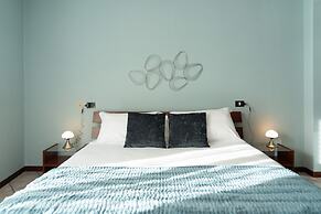 Lakefront Retreat by Wonderful Italy