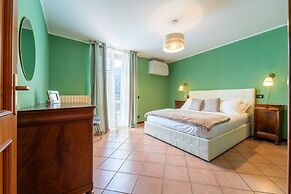 Lakefront Retreat by Wonderful Italy