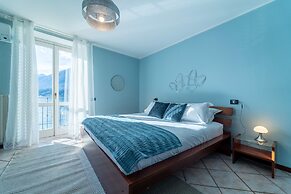 Lakefront Retreat by Wonderful Italy