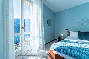 Lakefront Retreat by Wonderful Italy