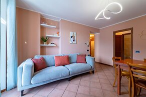 Lakefront Retreat by Wonderful Italy