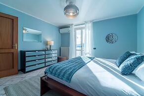 Lakefront Retreat by Wonderful Italy