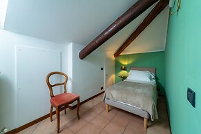 Lakefront Retreat by Wonderful Italy