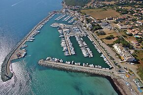 Res. Villa Tyrrenia, Macinaggio/rogliano, Apartment With bay View