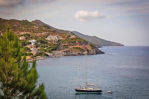 Res. Villa Tyrrenia, Macinaggio/rogliano, Apartment With bay View