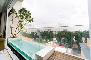 Serenity Sky Suites in Distrist 3