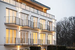 Hotel Vier Jahreszeiten direkt an den Kliniken und Therme Bad Krozinge