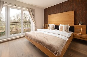 Hotel Vier Jahreszeiten direkt an den Kliniken und Therme Bad Krozinge